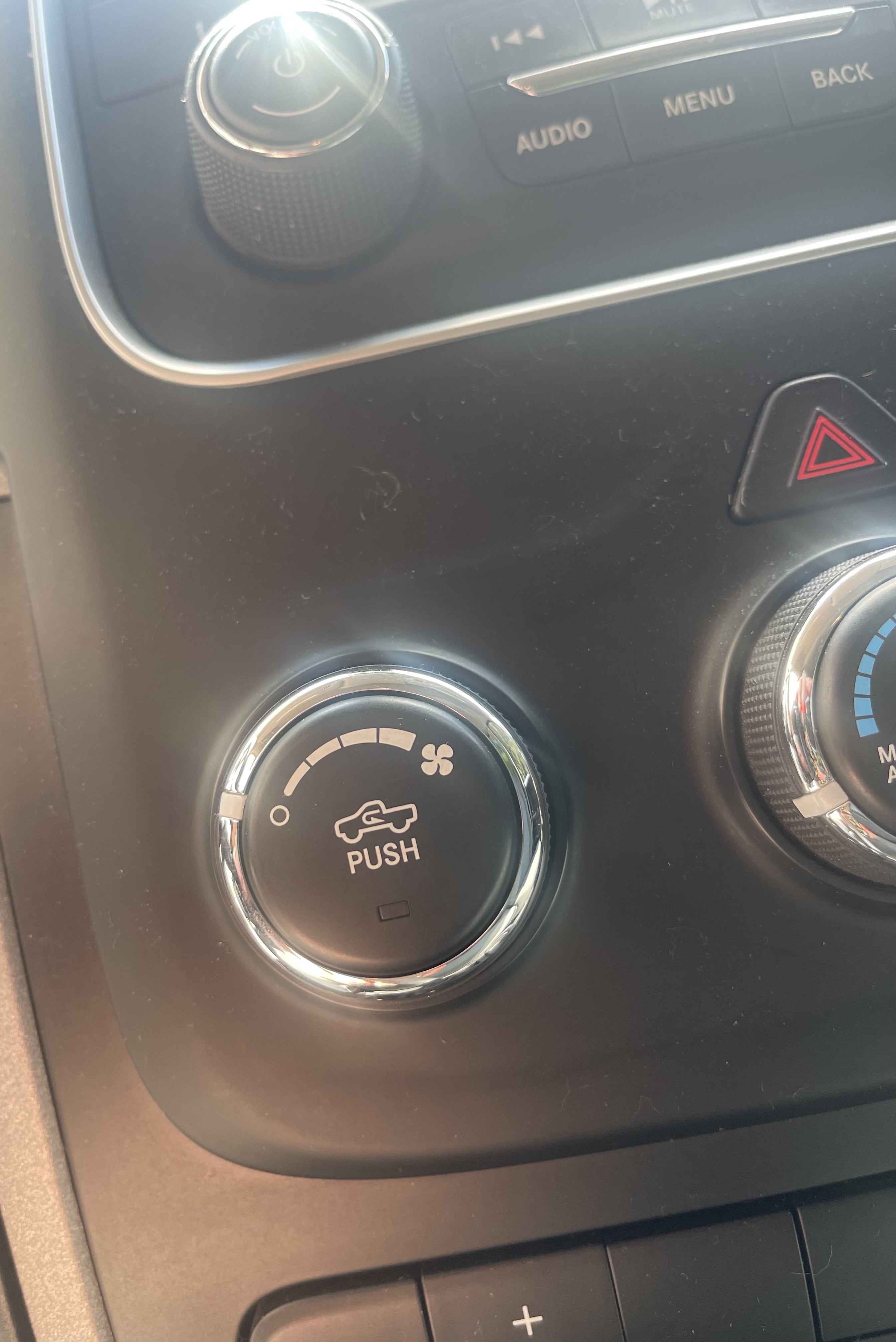 What does the recirculation button do? 